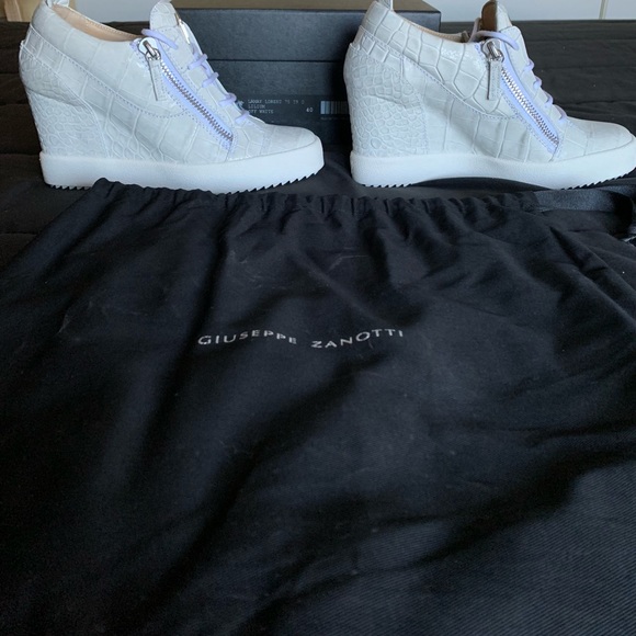 Giuseppe Zanotti Lillium Double Zip Crocodile Embossed Leather Wedge Sneakers - Picture 4 of 5